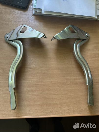 Кронштейн капота Солярис 1 рест