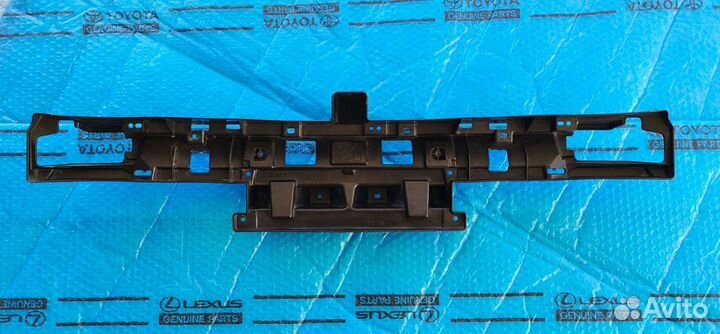 Кронштейн в решетку радиатора Lx без дефектов