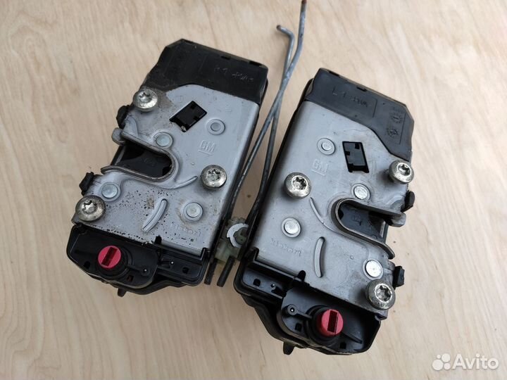 Замки задних дверей Astra H Zafira B 5 контактов