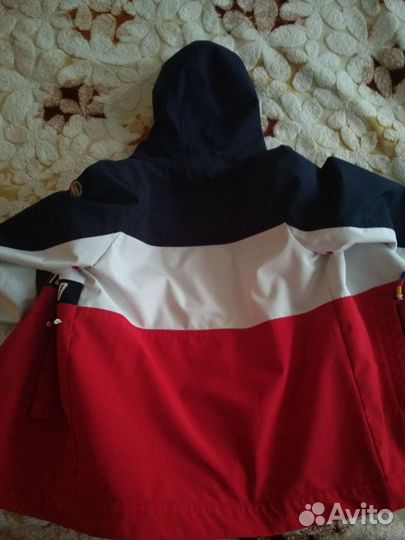 Куртка на мальчика 9-10 лет