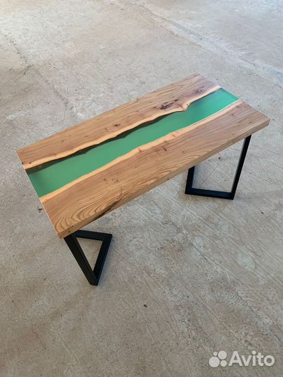 Стол река из слэба карагача и эпоксидной смолы