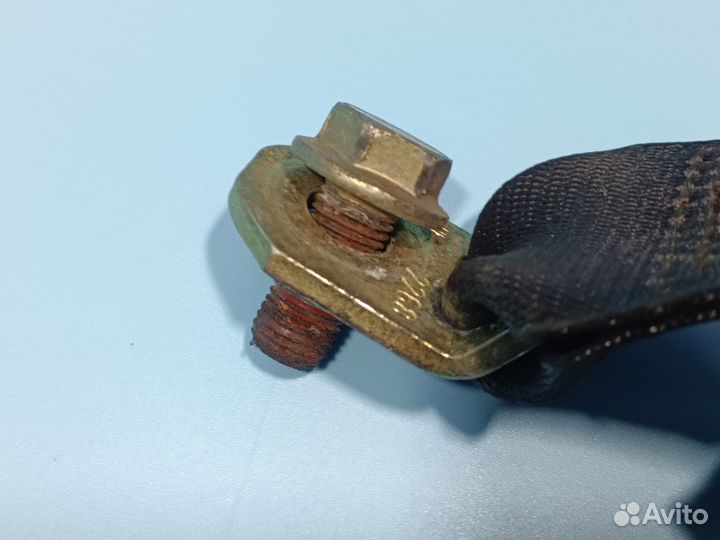 Ремень безопасности задний для Mitsubishi Carisma