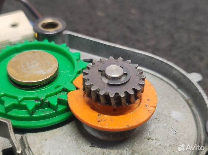 Моторчик люка Audi 100 C4