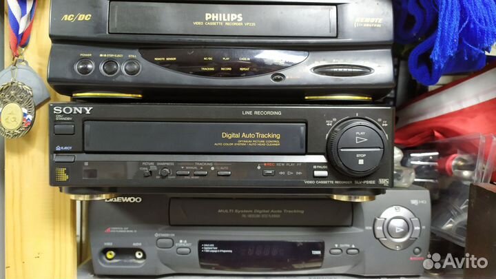 Видеомагнитофоны Philips и Daewoo
