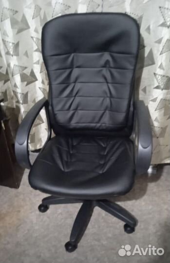 Компьютерное кресло новое экокожа