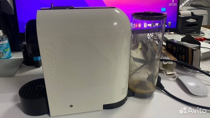 Капсульная кофемашина nespresso + капучинатор