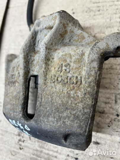 Суппорт передний правый Peugeot 206 2008 1.4