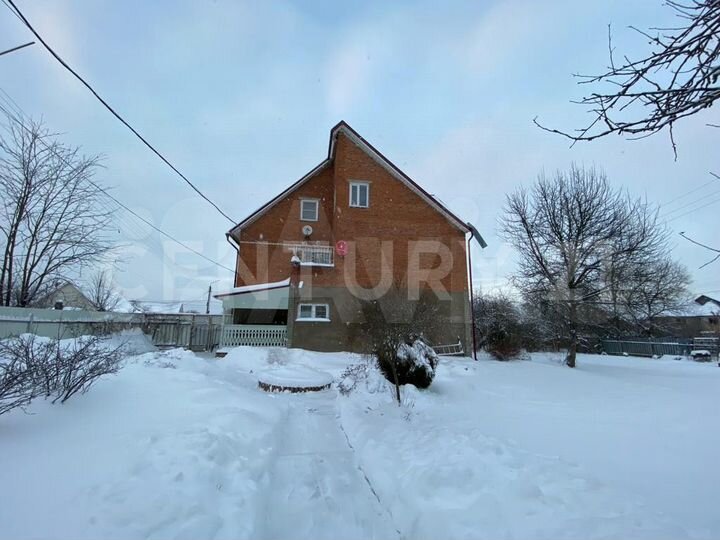 Дом 239 м² на участке 12 сот.