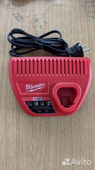 Зарядное Milwaukee M12 M12-18