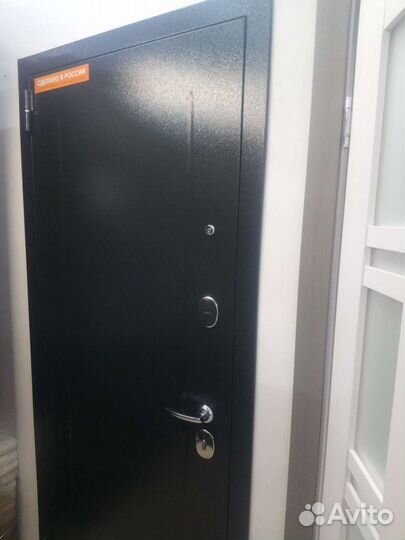 Дверь входная зеркало новая