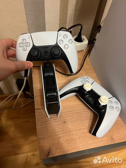 Sony Playstation 5 Подписки,2 геймпада,док станция