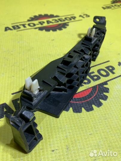 Направляющая бампера передняя левая Kia Ceed 3 CD