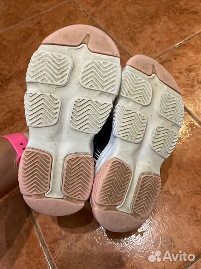 Кроссовки для девочки 28 размер