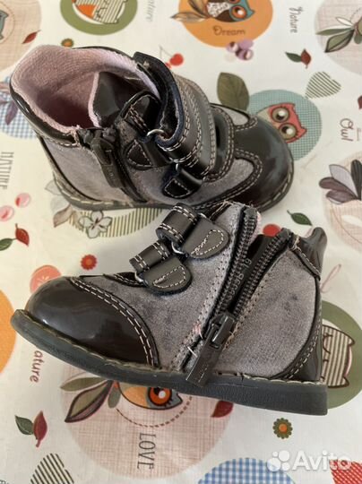 Ботинки для девочки 19
