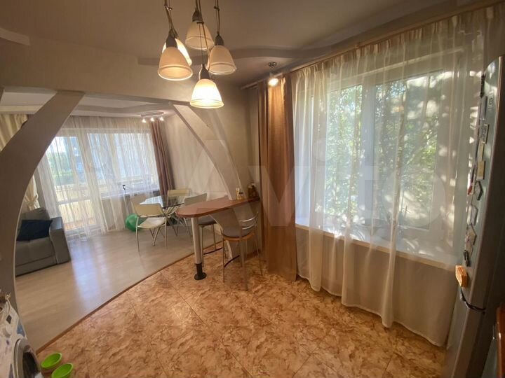 3-к. квартира, 65 м², 2/5 эт.