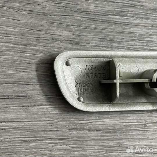 Крышка омывателя фар Pajero/Montero 06-18 FR LH