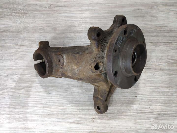 Кулак поворотный правый Peugeot 206