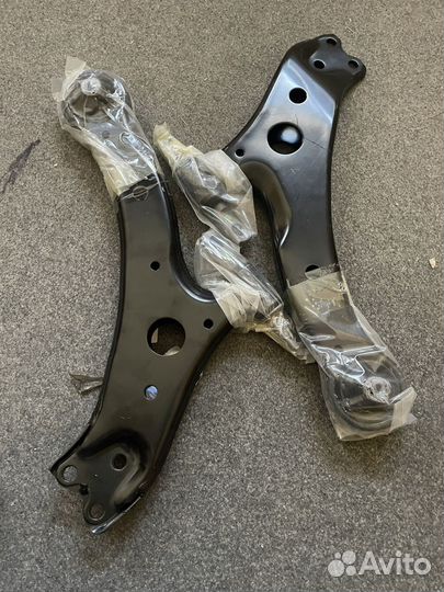 Рычаг передний Toyota 4806933070