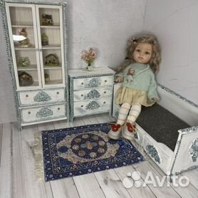 Стоковые фотографии по запросу Домик куклы мебель