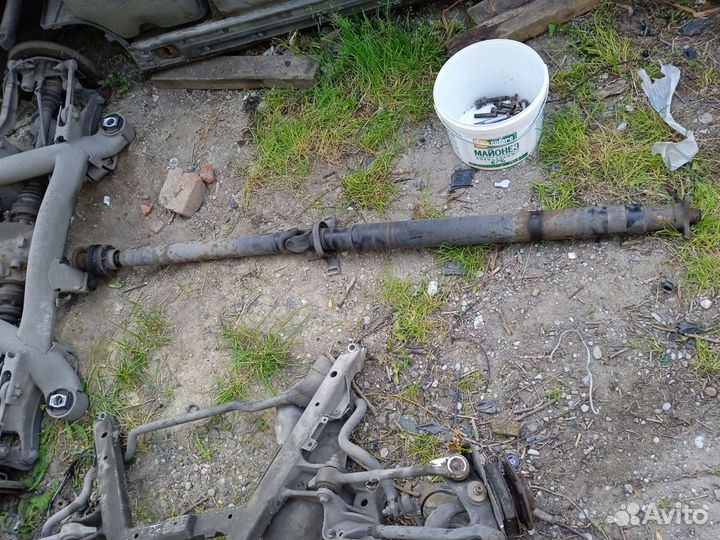 Бмв е39 кардан 2.8 МКПП