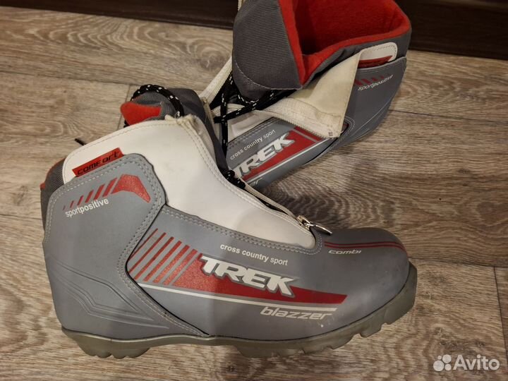 Лыжные ботинки