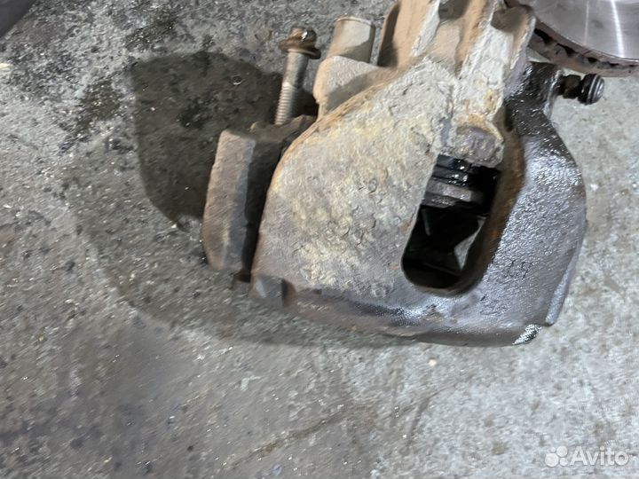 Передние суппорта с дисками volvo s60 (2004)