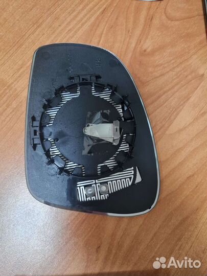 Skoda Fabia зеркальный элемент правый