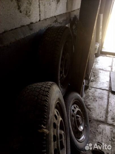 R15 Yokohama Guardex RV F340 175/80, PCD 5x114.3 DIA 52