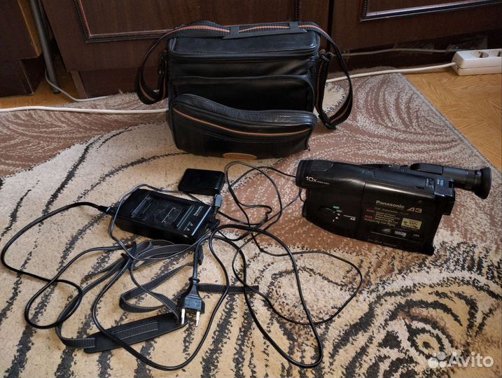 Видеокамера panasonic Vhs-c NV-A3 рабочая с сумкой