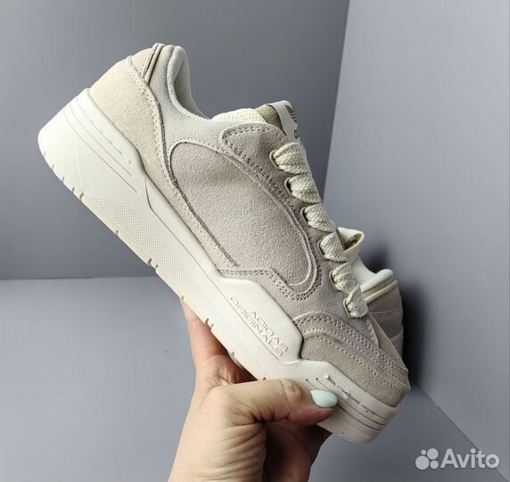 Кроссовки Adidas новые 38 и 39