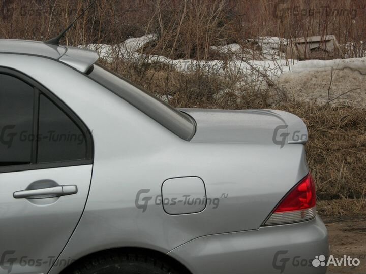 Лип спойлер лезвие на Mitsubishi Lancer 9