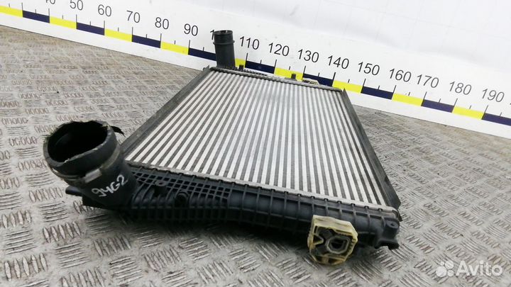 Радиатор интеркулера на Volkswagen Touran