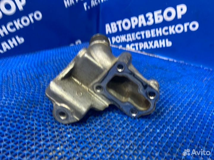 Фланец системы охлаждения Toyota Mark 2 седан