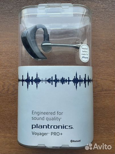 Беспроводные наушники Plantronics Voyager PRO+