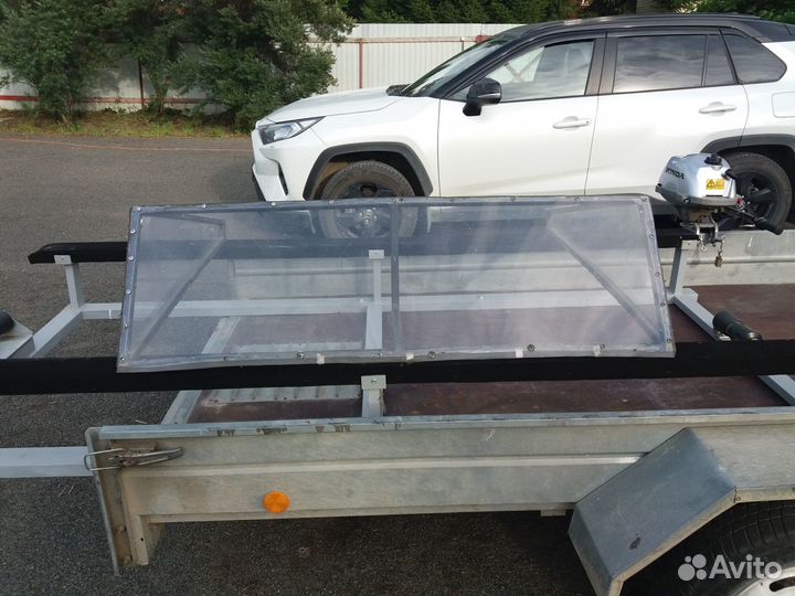 Продам стекло на моторную лодку