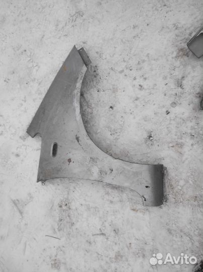 Крыло правое Mitsubishi colt z30