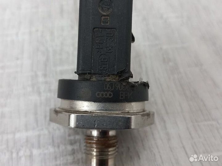 Датчик давления топлива Volkswagen Passat B6 2.0