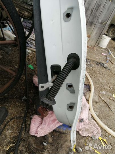 Дверь renault logan 2