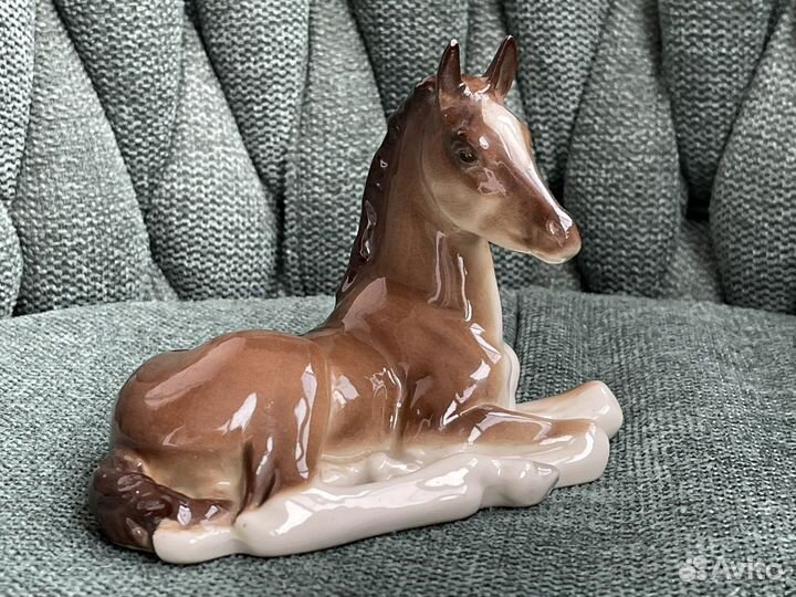 Фарфоровая статуэтка СССР лфз жеребенок