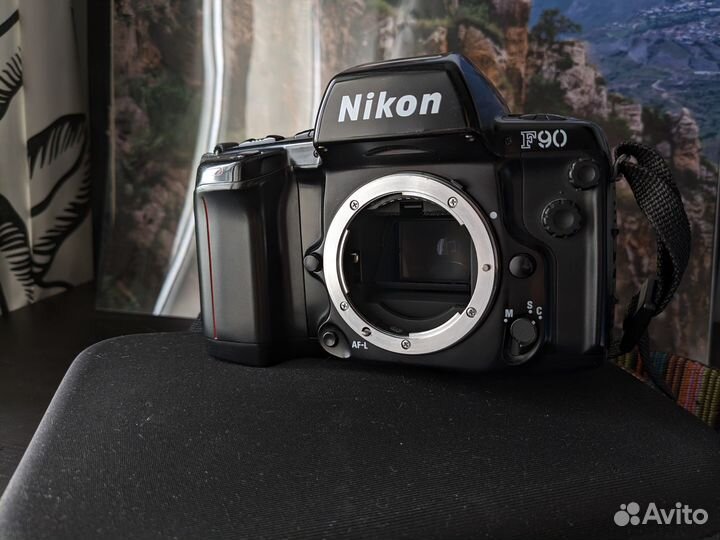 Nikon F90