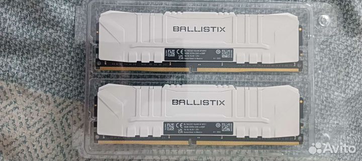 Crucial Ballistix 32Gb (2x16Gb) DDR4-3200, новая