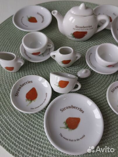 Кукольный чайный сервиз Strawberries керамика