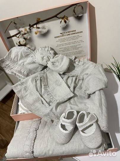 Комплект на выписку для девочки