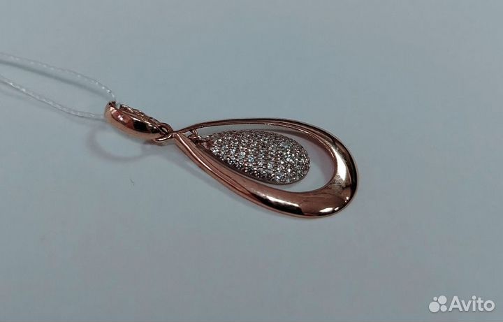 Золотая подвеска с камнем