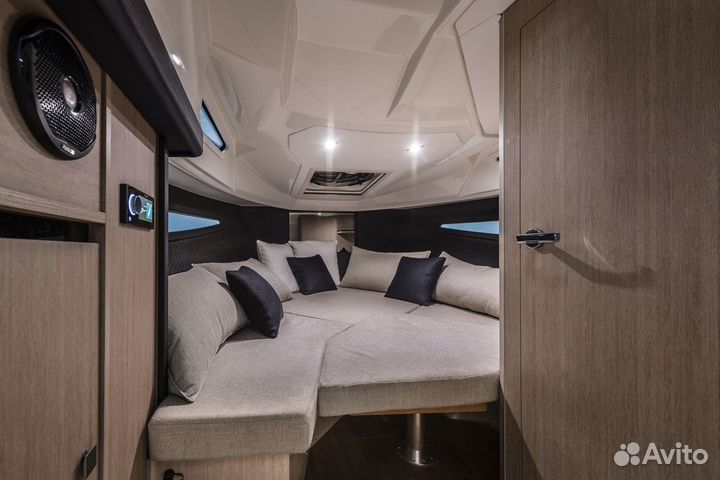 Яхта Cranchi E30 Endurance