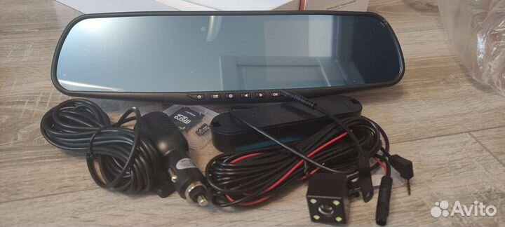 Видеорегистратор зеркало с камерой заднего вида