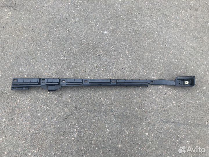 Задний левый кронштейн порога BMW F02