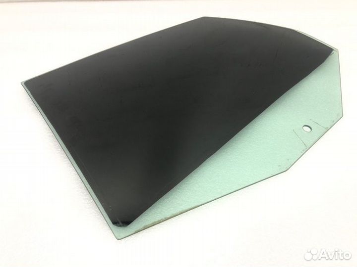 Стекло двери заднее левое Volkswagen Jetta 1K2 BXE