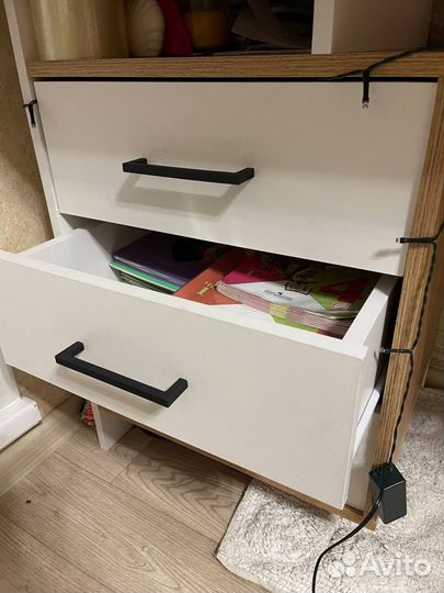 Стол письменный с ящиками