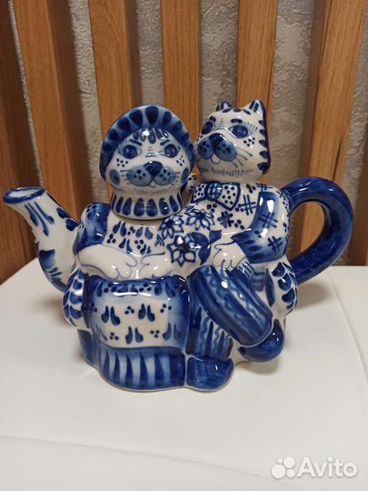 Гжель. Заварочный чайник 